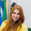 Foto da servidora Letícia Fabiane Zanotto